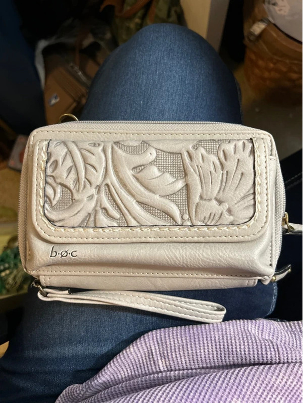 Boc wristlet wallet